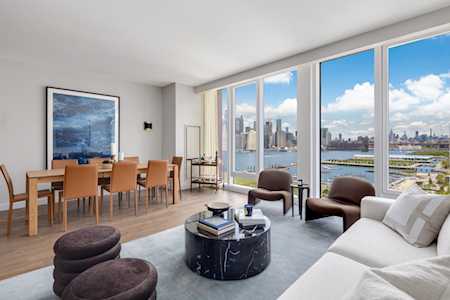 50 Bridge Park Dr #15C Brooklyn, NY 11201