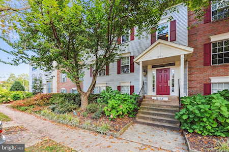 12103 Green Leaf Ct #202 Fairfax, VA 22033