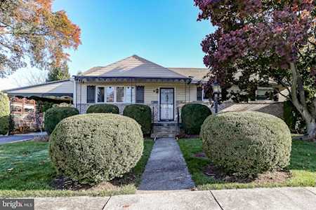 5 Neponsit Ln Camp Hill, PA 17011
