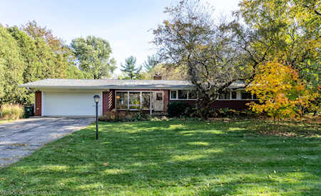 7S135 Thornapple Dr Naperville, IL 60540