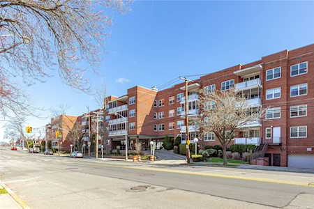 1 Kensington Gate #315 Great Neck, NY 11021