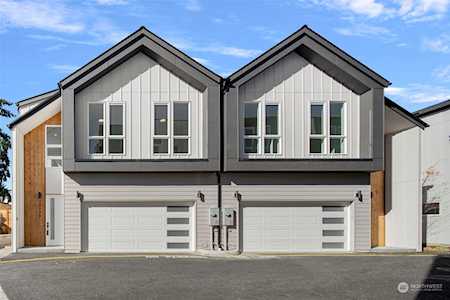 20128 61st Place W #TH9 Lynnwood, WA 98036