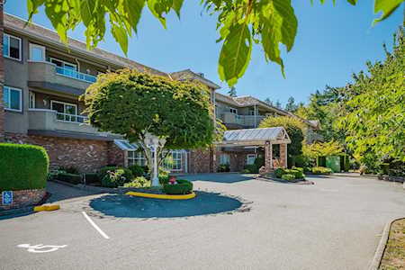 2239 152 Street #216 Surrey, BC V4A 4P1