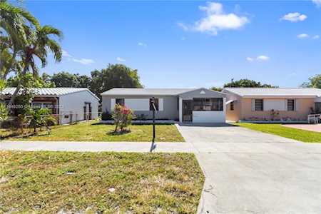 2122 Taft St Hollywood, FL 33020