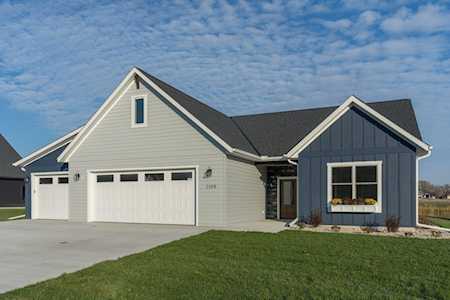 2108 Deerwood Drive North Mankato, MN 56003