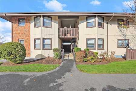 18 Hastings Ct #H Yorktown Heights, NY 10598