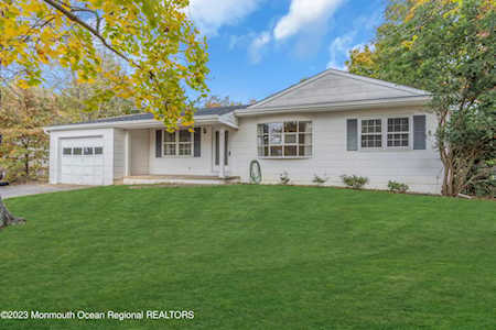 39 Toomin Dr Neptune Township, NJ 07753
