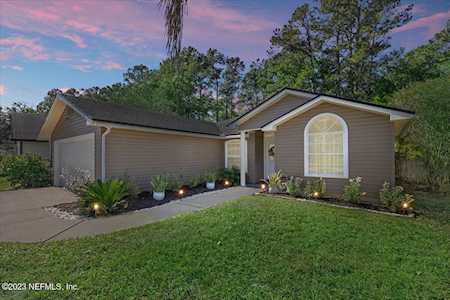 910 Long Lake DR Jacksonville, FL 32225