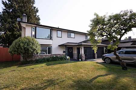 22994 Cliff Avenue Maple Ridge, BC V2X 7Z9
