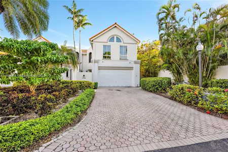 6786 SW 89th Ter Pinecrest, FL 33156