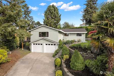 8030 SE 37th Place Mercer Island, WA 98040