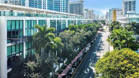 6000 Collins Ave #123 Miami Beach, FL 33140