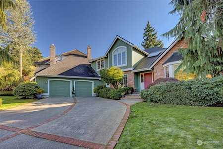 2718 142nd Place NE Bellevue, WA 98007