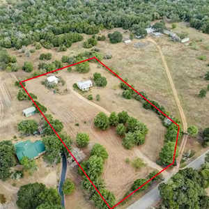 207 Young School House RD Smithville, TX 78957