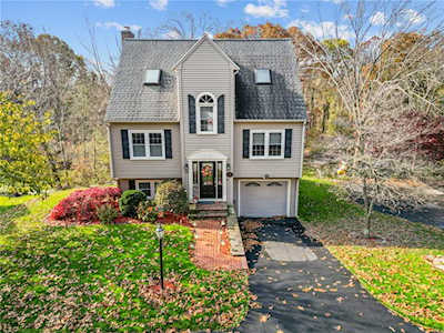 24 Mashie Rd Cumberland, RI 02864