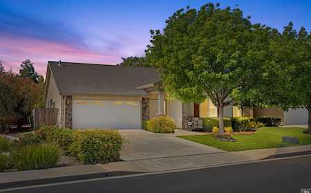 124 Yosemite Circle Vacaville, CA 95687
