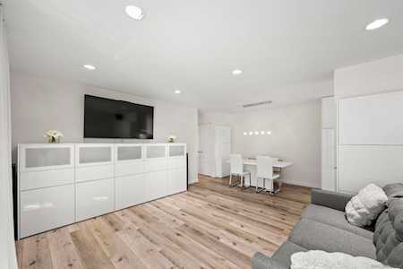 7872 Camino Huerta San Diego, CA 92122