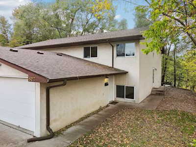 827 Dwane Street South Saint Paul, MN 55075