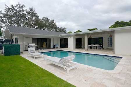 9760 SW 143rd St Miami, FL 33176