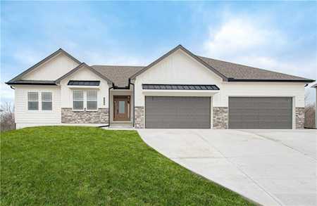 2208 Foxtail Dr Kearney, MO 64060