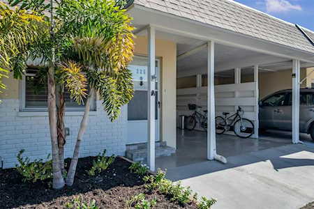 225 Sky Loch Dr E Dunedin, FL 34698
