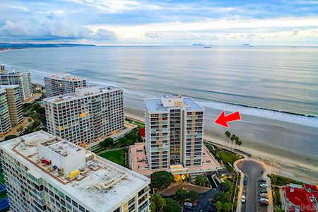 1720 Avenida Del Mundo #204 Coronado, CA 92118