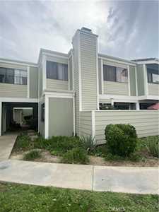 27121 Crossglade Ave #4 Canyon Country, CA 91351