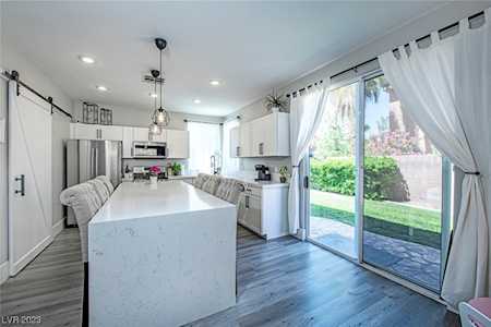 10926 Esta Ponia Ct Las Vegas, NV 89144