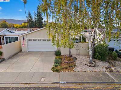 2174 Goldcrest Cir. Pleasanton, CA 94566-5427