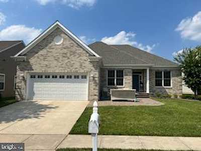 11 Kristian Dr Sicklerville, NJ 08081