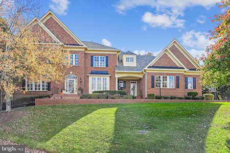 41334 Raspberry Dr Leesburg, VA 20176