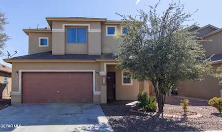 4752 Joseph Rodriguez Dr El Paso, TX 79938