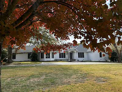 219 Lake Terrace Dr Hendersonville, TN 37075