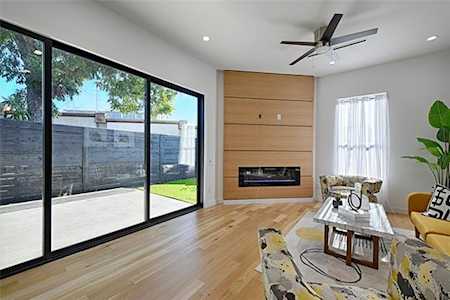 2724 Hondo Avenue Dallas, TX 75219