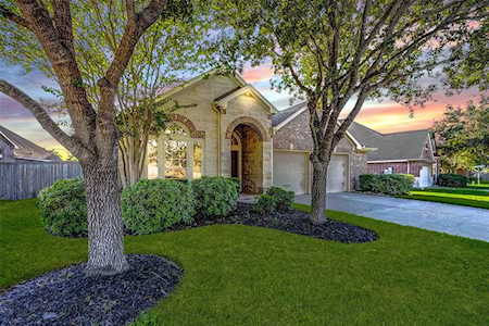 13606 Rainwater Dr Pearland, TX 77584