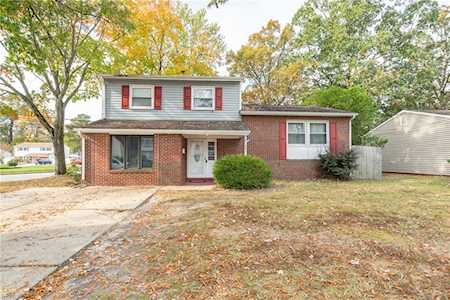 201 Lowden Hunt Dr Hampton, VA 23666