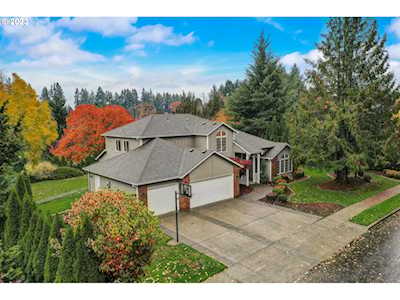 4520 NE 142nd ST Vancouver, WA 98686