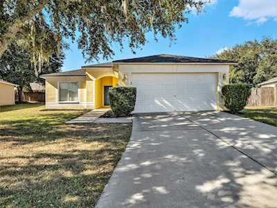 305 Shelby Brooke Dr Plant City, FL 33563