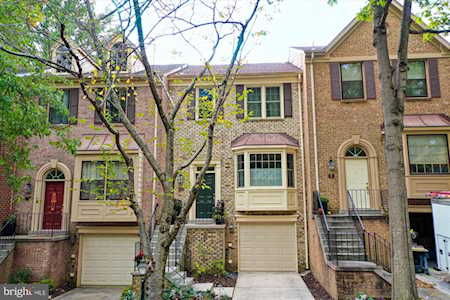 6 Sour Cherry Ct North Potomac, MD 20878