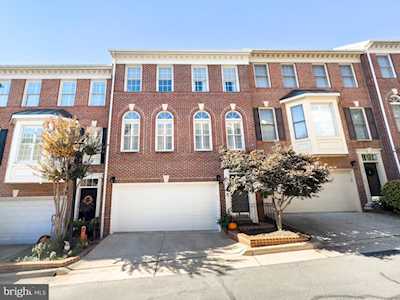 4628 Knight Place Alexandria, VA 22311