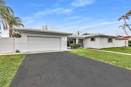 1650 NW 26th Ter Fort Lauderdale, FL 33311