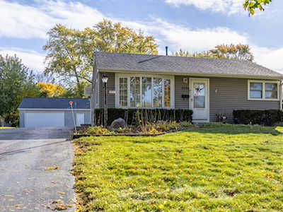 2104 Jay Ln Rolling Meadows, IL 60008