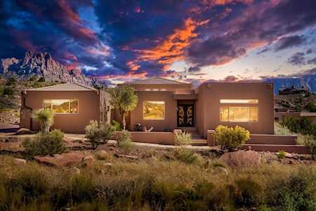 2702 Hopi CIR Springdale, UT 84767
