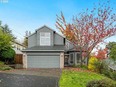 6929 SW 54th AVE Portland, OR 97219