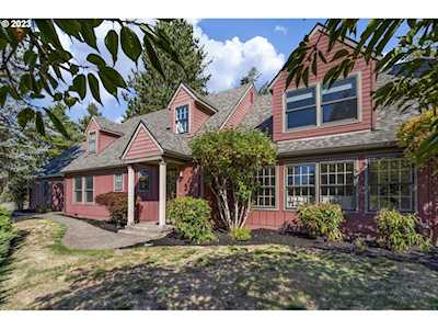 4025 SW Westdale DR Portland, OR 97221
