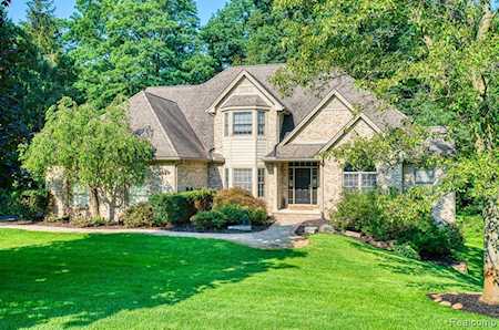 10408 Overhill Dr Brighton Twp, MI 48114
