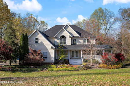 1509 Colonial Ct Goshen, KY 40026