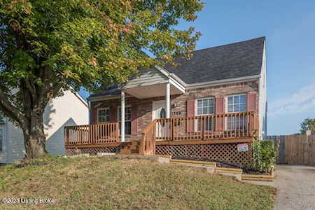 1709 S Wheatmore Dr Louisville, KY 40215