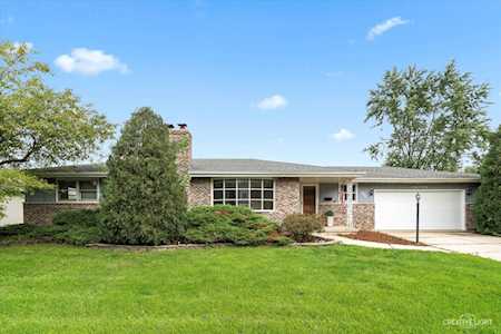 2270 Country Knoll Ln Elgin, IL 60123