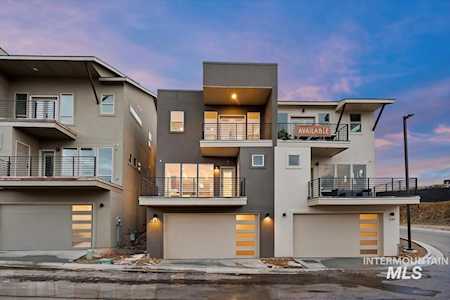 1263 E Echelon Ridge Ln. Boise, ID 83716